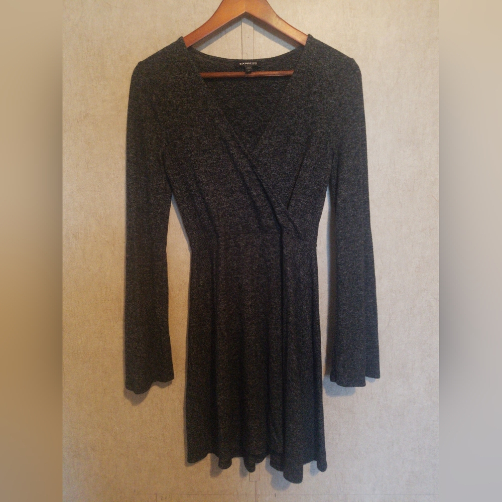 EXPRESS // Gray Soft Long Sleeve Dress
